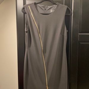 Frank Lyman adjust zipper on front show a little or all of the white contrast